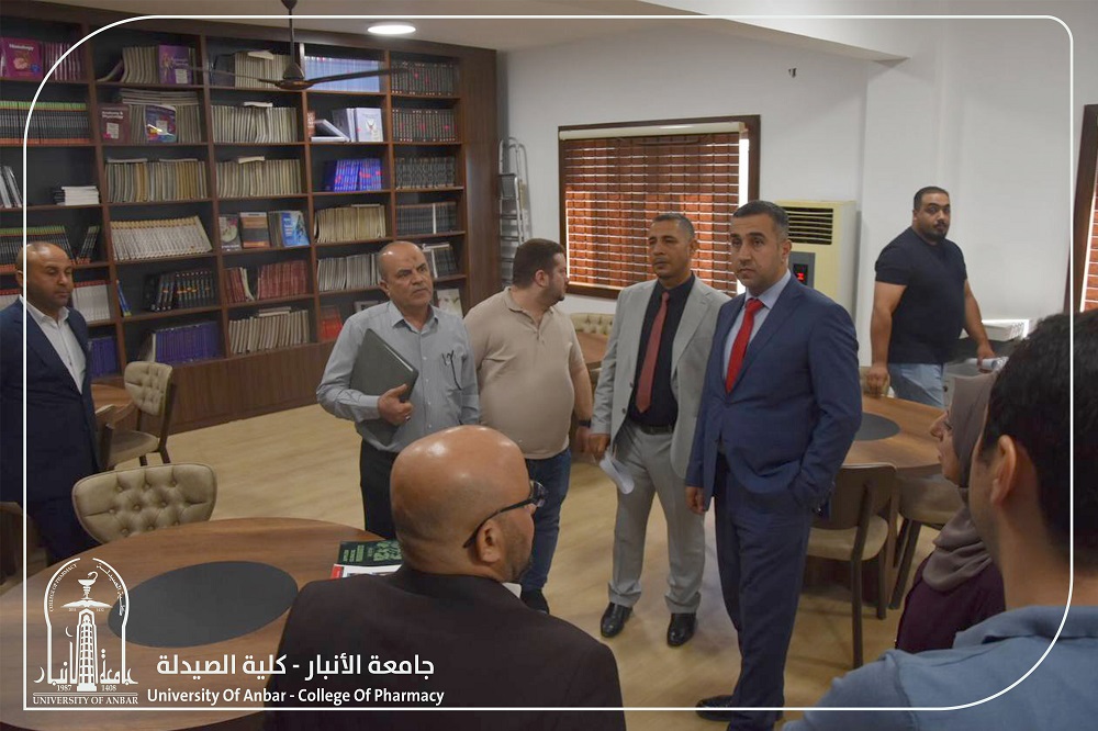 زيارة لجنة تقييم الواقع العلمي والأكاديمي الوزارية إلى كلية الصيدلة