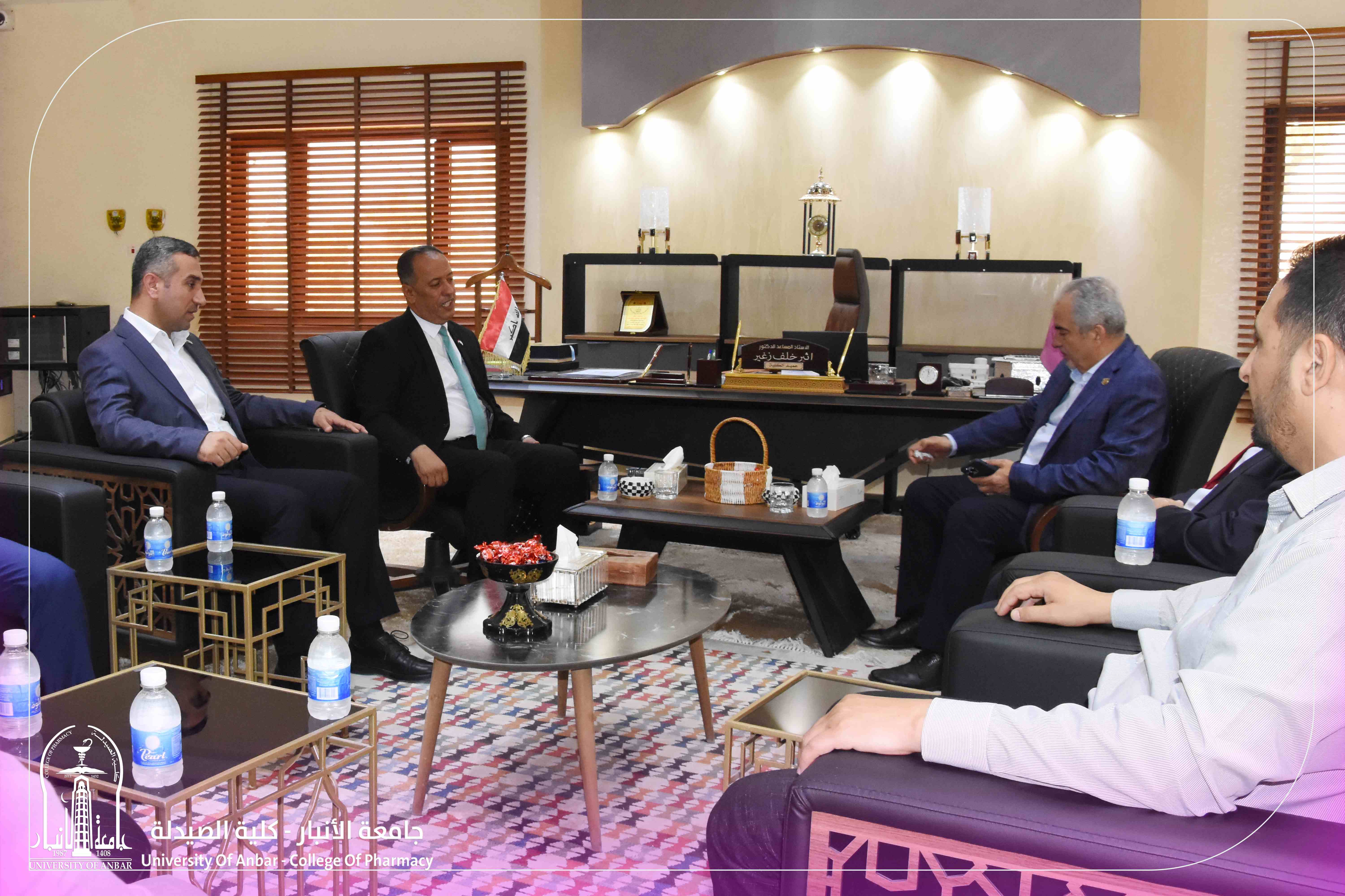 The presidents of Anbar and Amman Al-Ahliyya Universities visit the College of Pharmacy