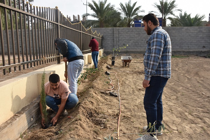 استحداث حديقة في كلية الصيدلة