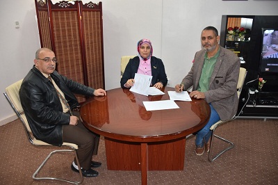 توقيع عقد 