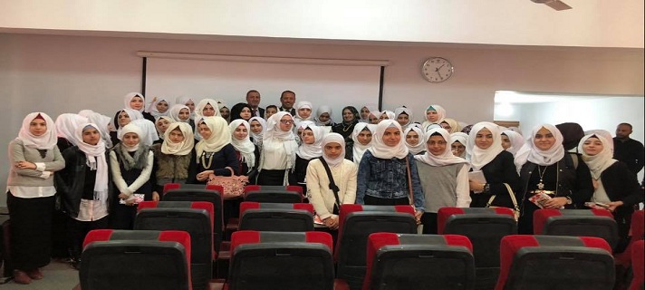 ثانوية الخالد النموذجية للبنات في ضيافة كلية الصيدلة 